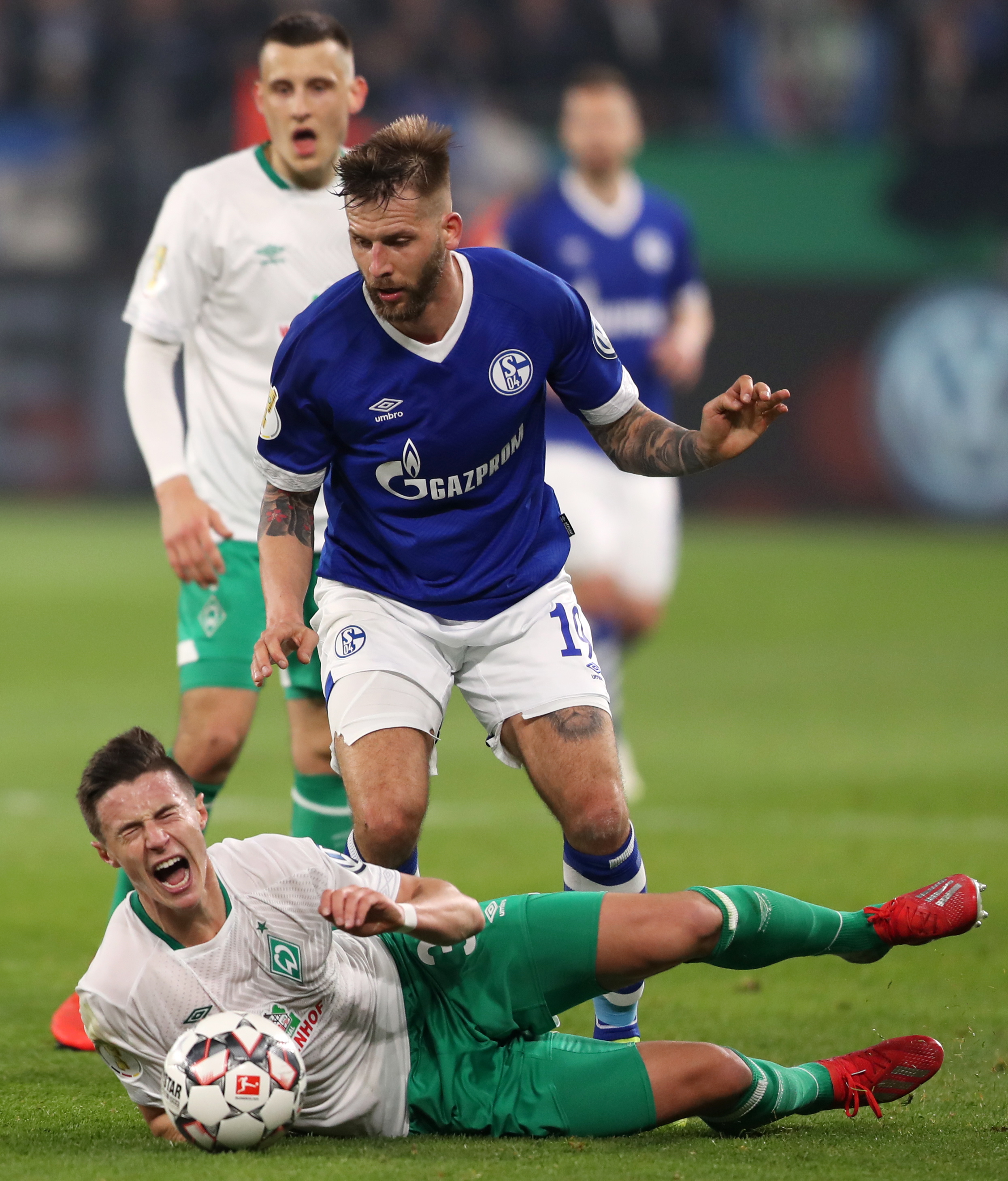 不来梅队球员奇才表现，助球队取胜