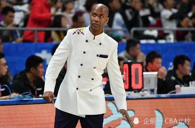 人队新秀经验增长,表现逐渐稳定 人队新秀经验增长,表现逐渐稳定