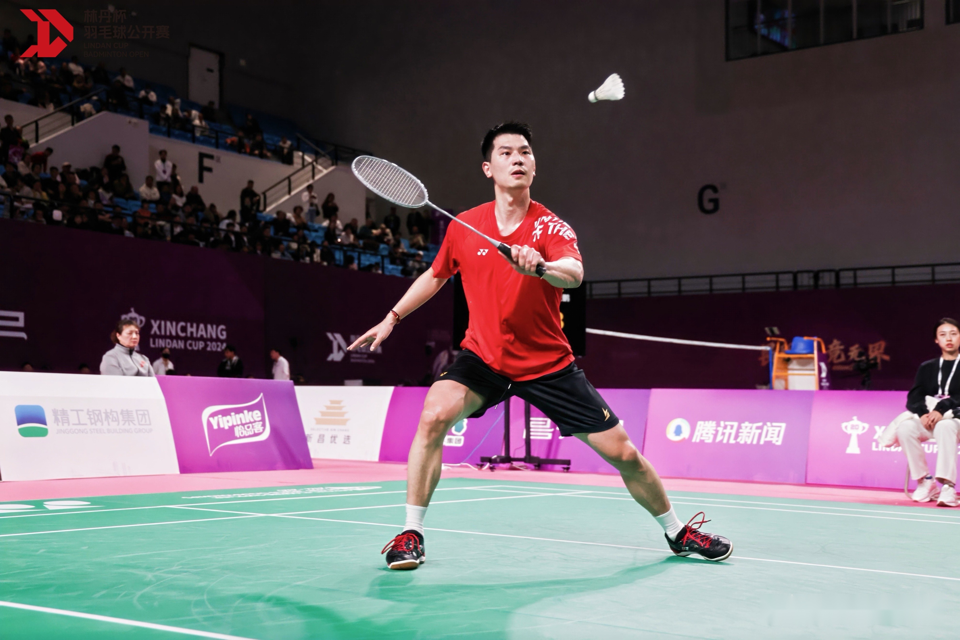 日本羽毛球队险胜印尼羽毛球队，林丹送出助攻