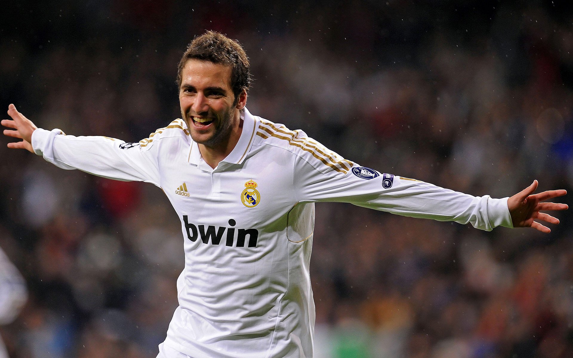 欧文一剑封喉，英超争冠夜见证传奇不老的决心