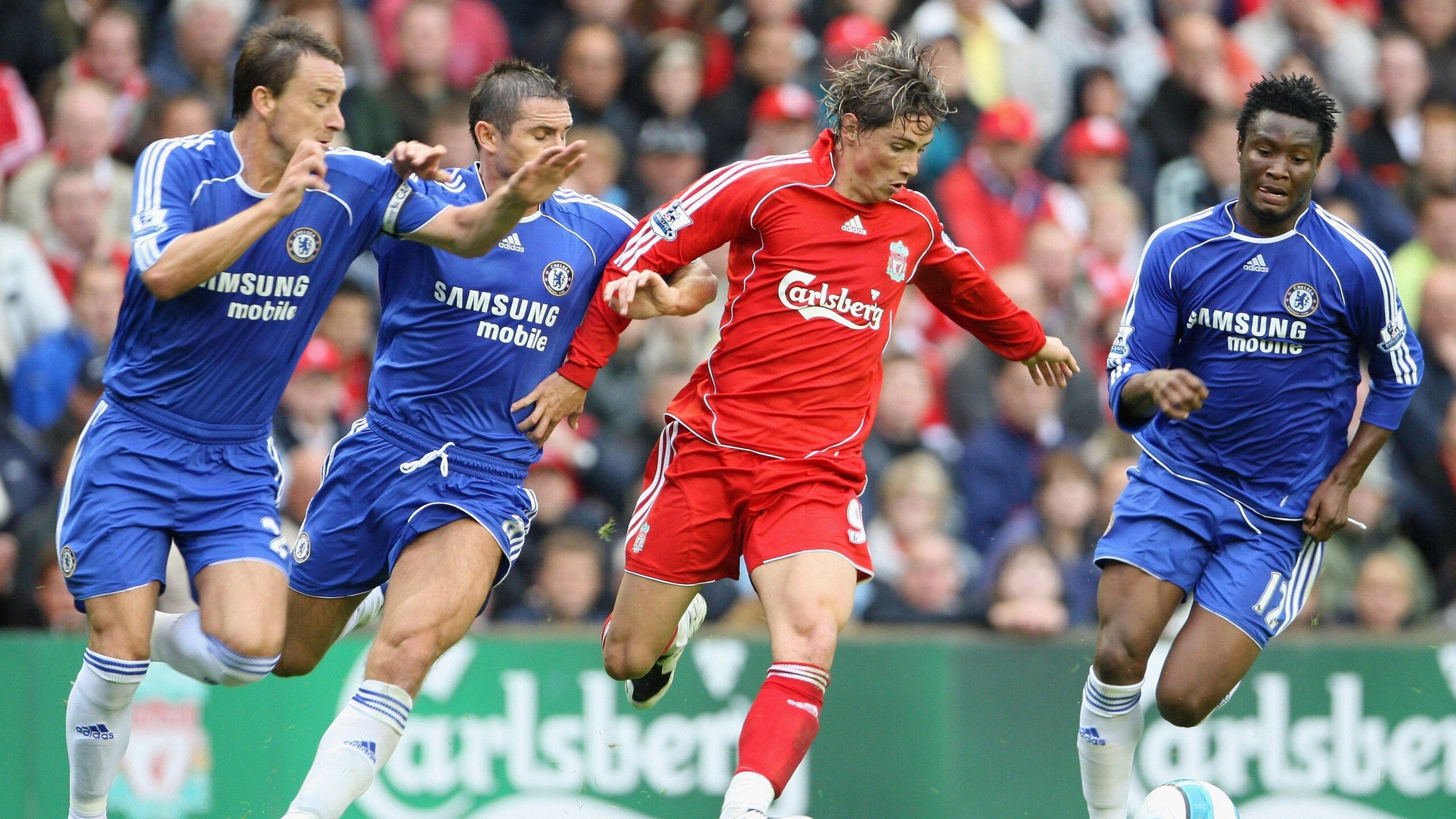 当东欧铁骑遇上南美雄鹰，莱万的存在感如何定义一场跨大洲对决